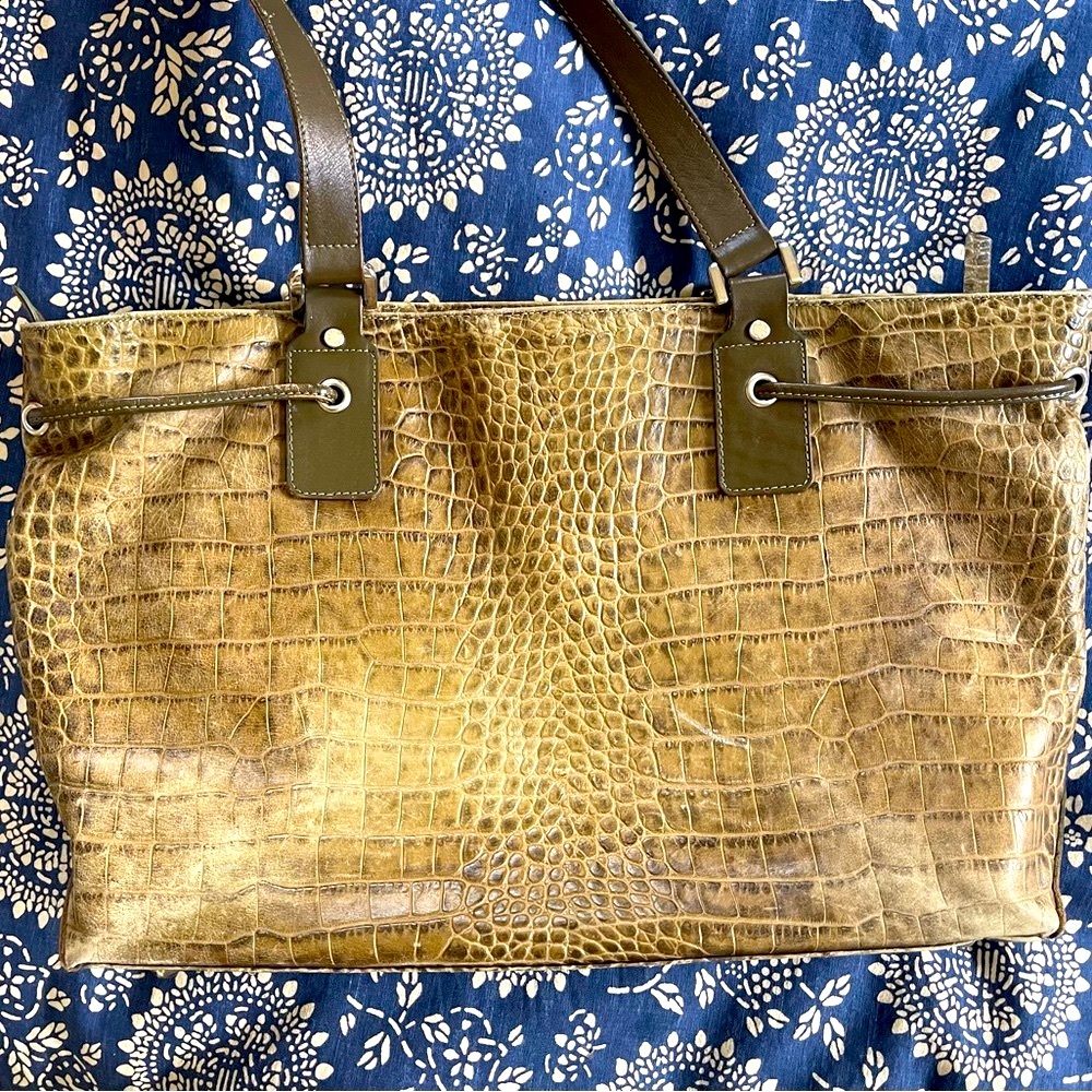 Elegant Tan Crocodile-Embossed Tote Bag